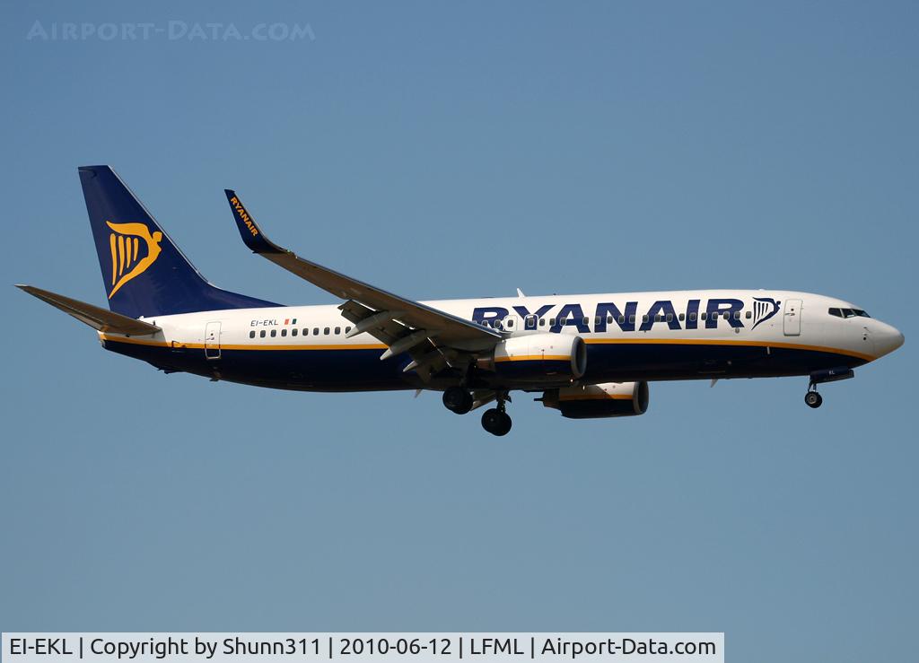 EI-EKL, 2010 Boeing 737-8AS C/N 38498, Landing rwy 31R