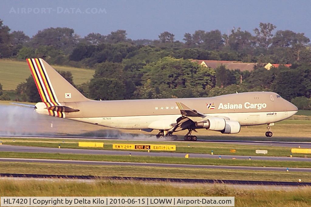 HL7420, 1995 Boeing 747-48EF (SCD) C/N 25783, Asiana Airlines