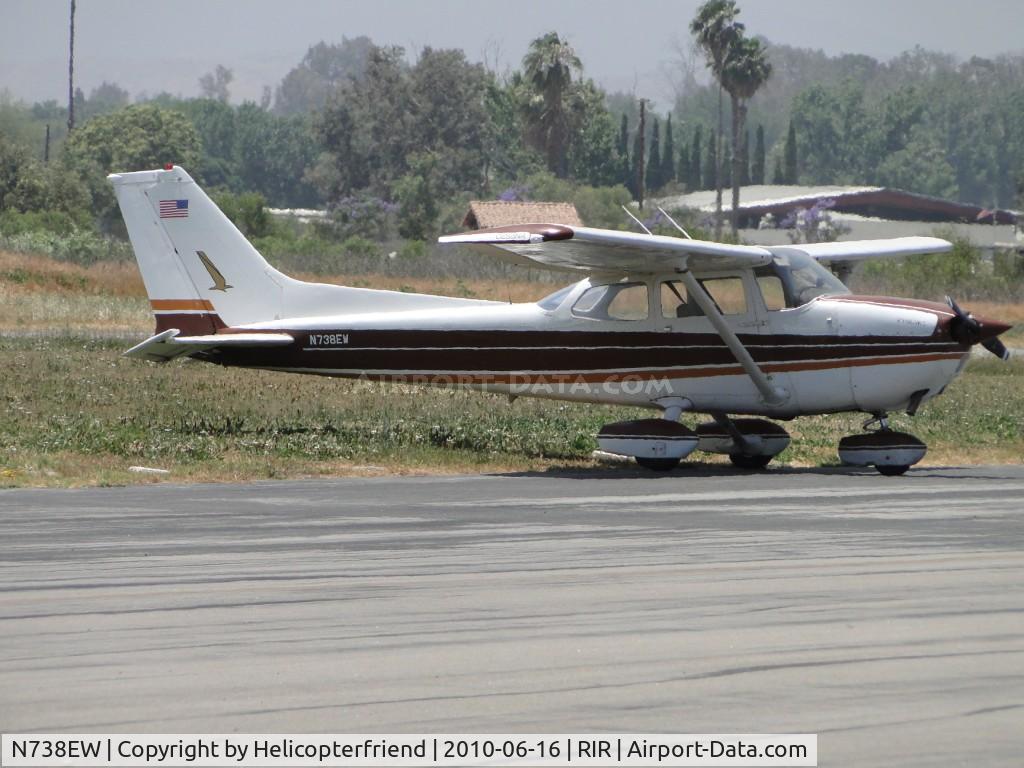 N738EW, 1977 Cessna 172N C/N 17269929, Parked