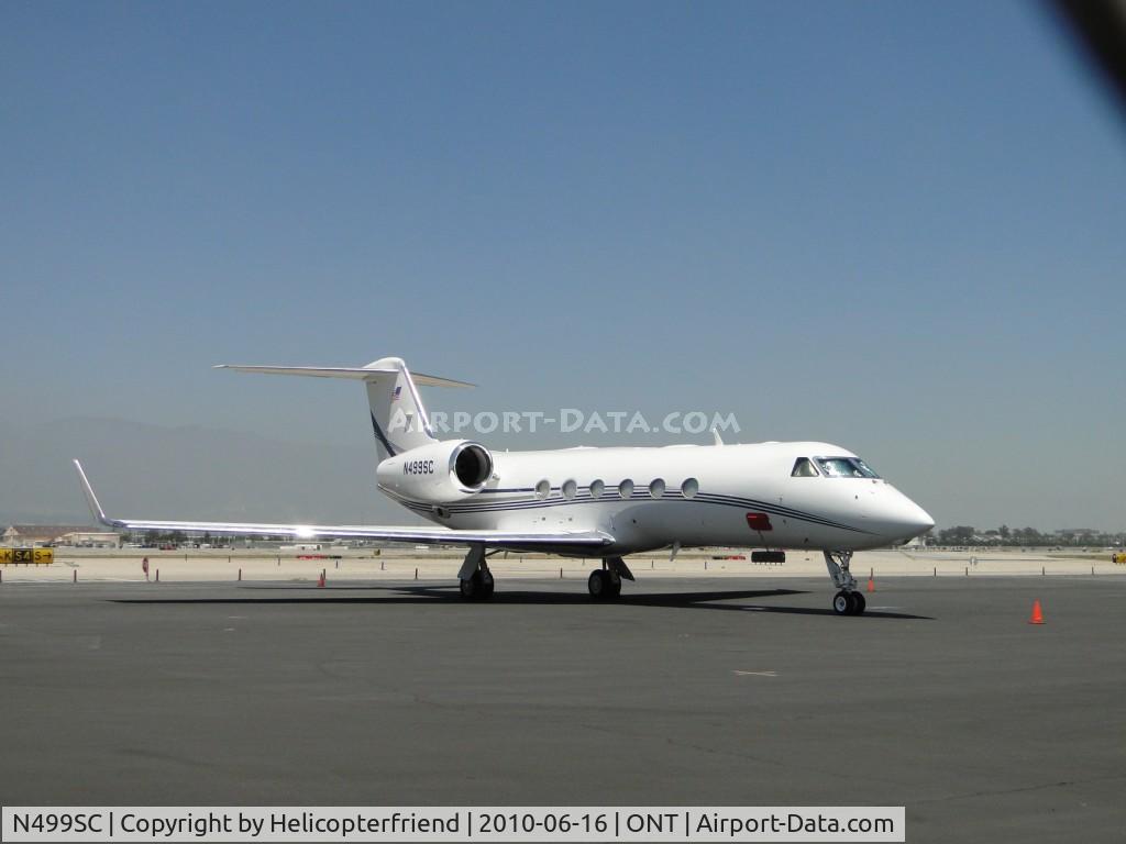 N499SC, 2008 Gulfstream Aerospace GIV-X (G450) C/N 4135, Parked