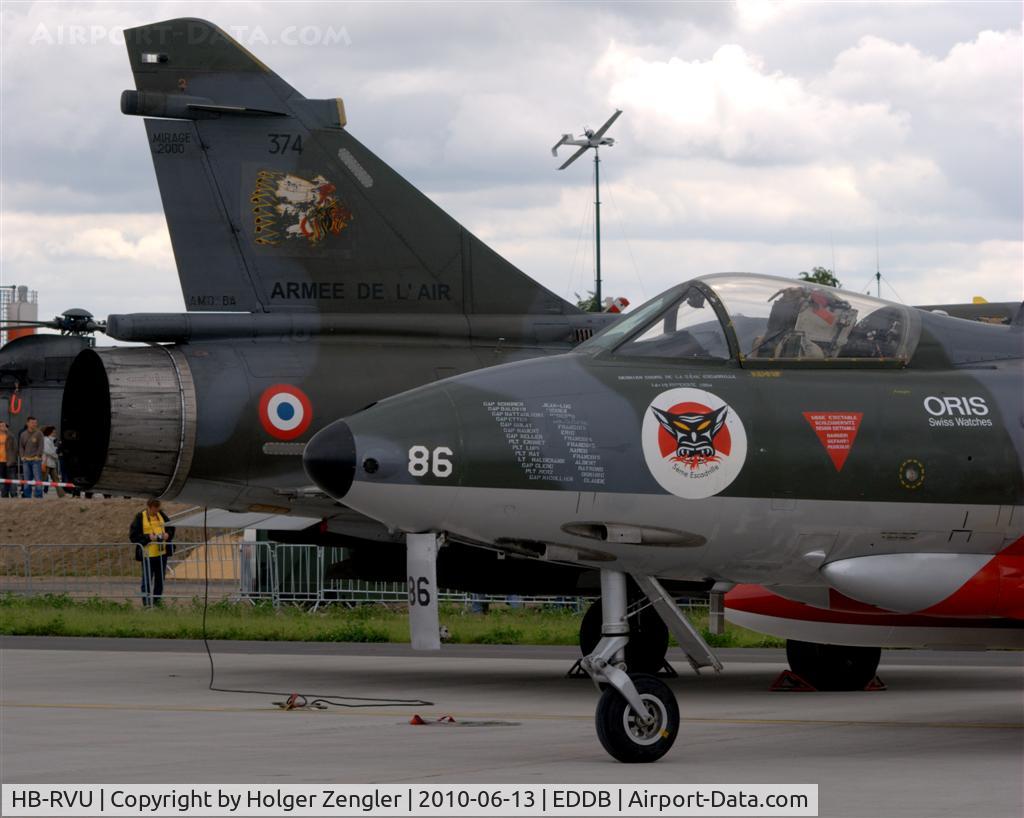 HB-RVU, 1960 Hawker Hunter F.58 C/N 41H-697453, Berlin Air Show 2010