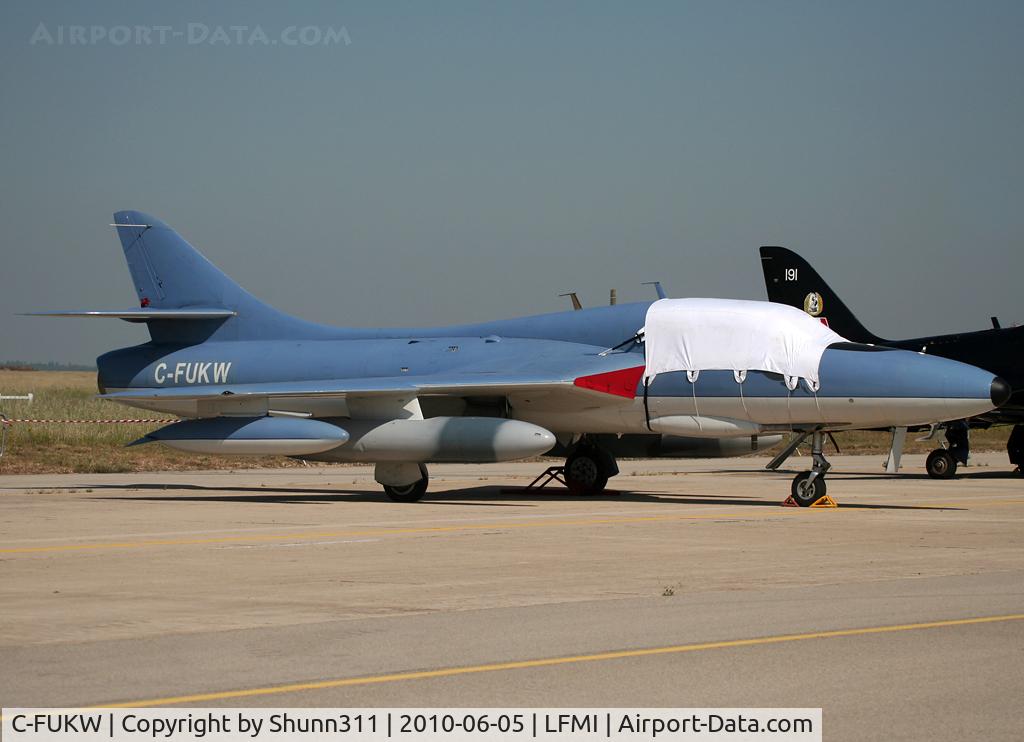 C-FUKW, 1954 Hawker Hunter T.68 C/N HABL-003215&41H-680368, Static display during LFMI Airshow 2010