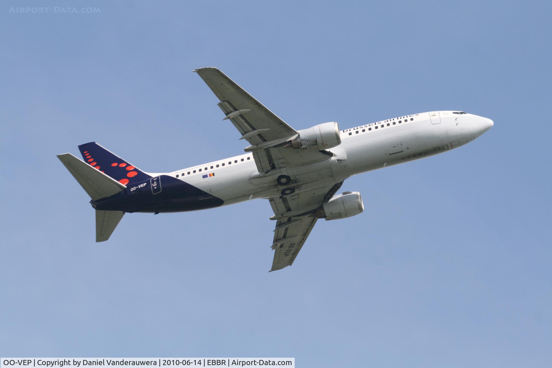 OO-VEP, 1996 Boeing 737-43Q C/N 28489, Flight SN3633 is taking off from RWY 07R