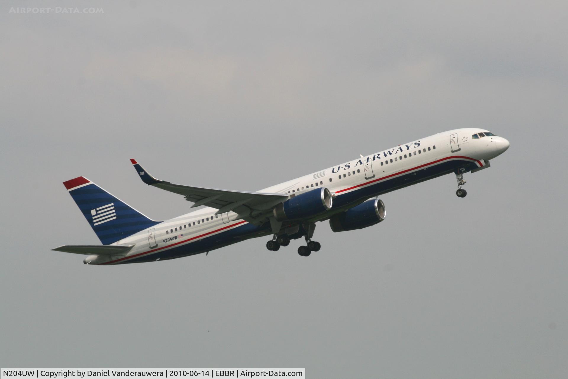 N204UW, 2000 Boeing 757-23N C/N 30886, Flight US751 is taking off from RWY 07R