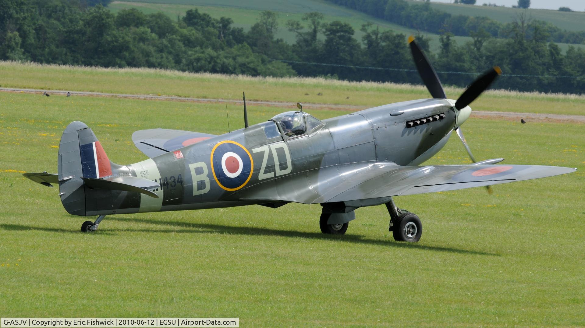 G-ASJV, 1943 Supermarine 361 Spitfire LF.IXb C/N CBAF.IX.552, 2. MH434 ('OFMC') at The Duxford Trophy Aerobatic Contest, June 2010