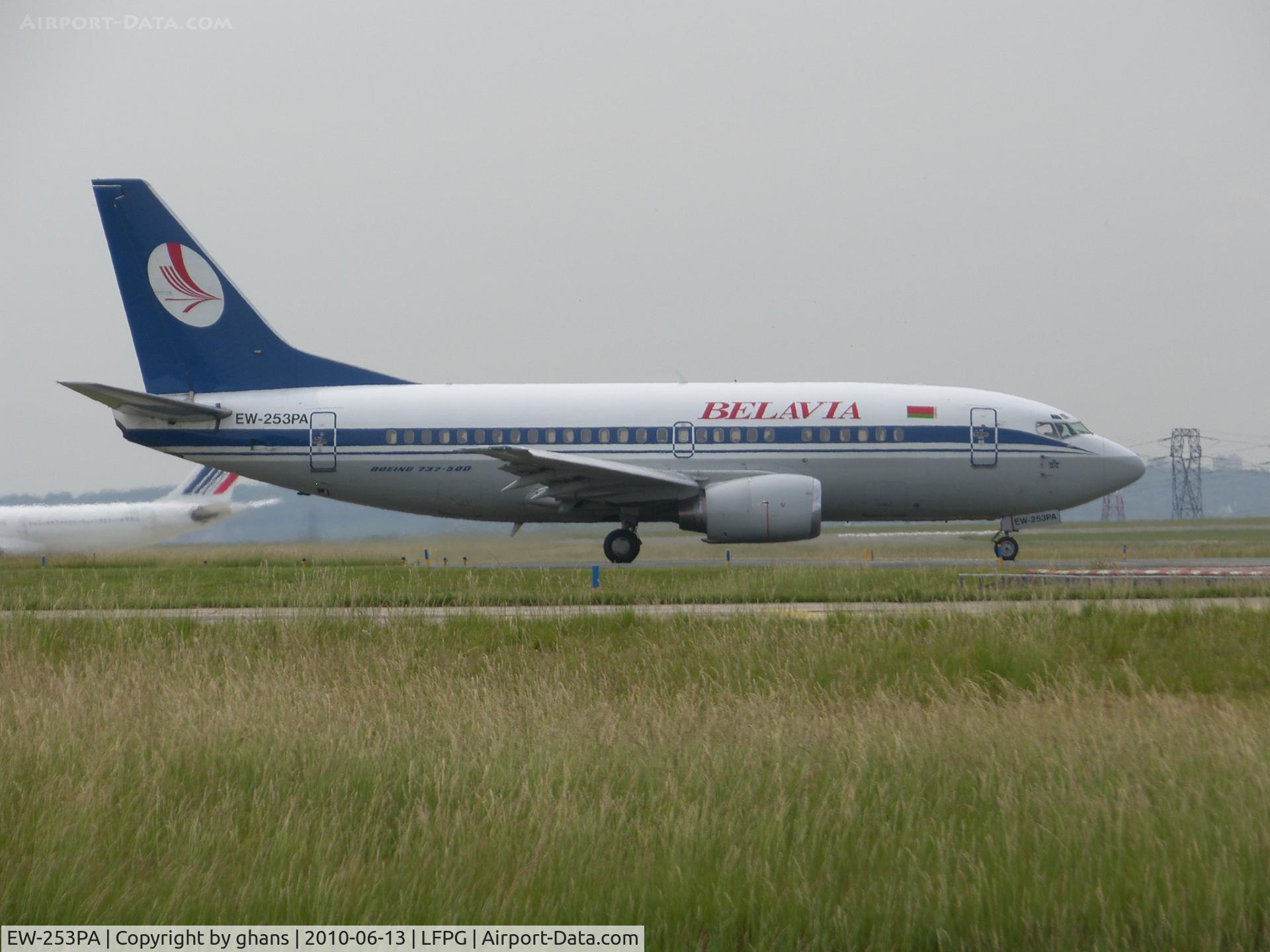 EW-253PA, 1995 Boeing 737-524 C/N 26339, Taxiing for take-off