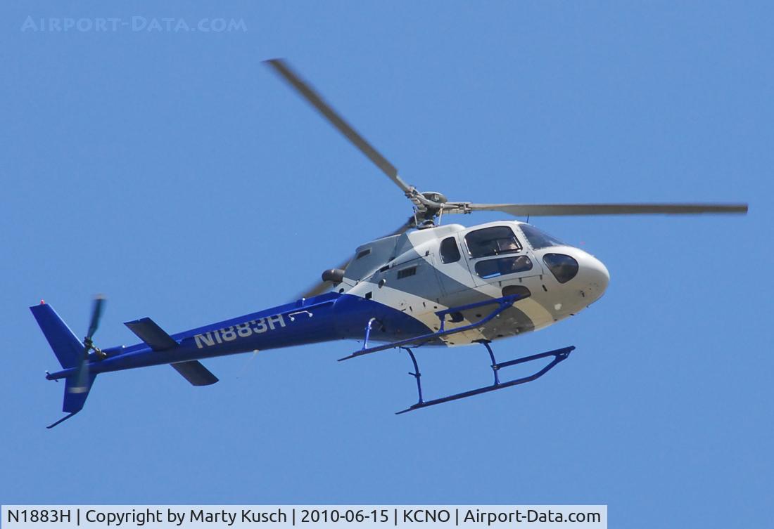 N1883H, 1996 Aerospatiale AS-350B-2 Ecureuil C/N 1883, Flying the pattern.