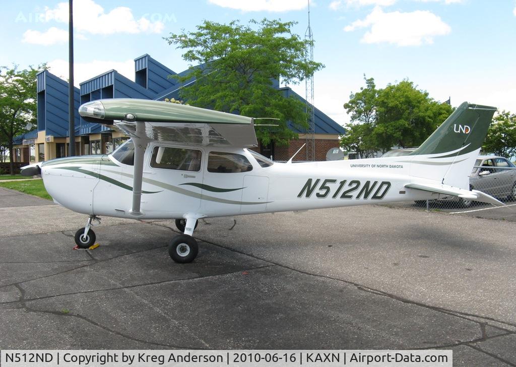 N512ND, 2008 Cessna 172S C/N 172S10763, On the ramp.