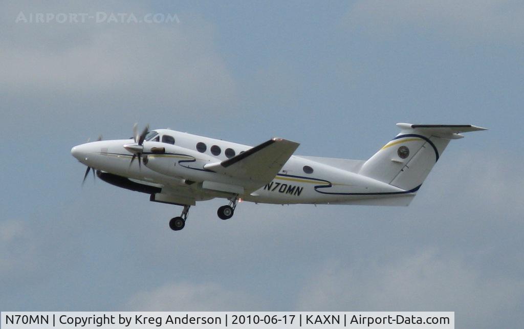 N70MN, 1993 Beech B200 King Air C/N BB-1447, State of Minnesota's Super King Air departing to KSTP.