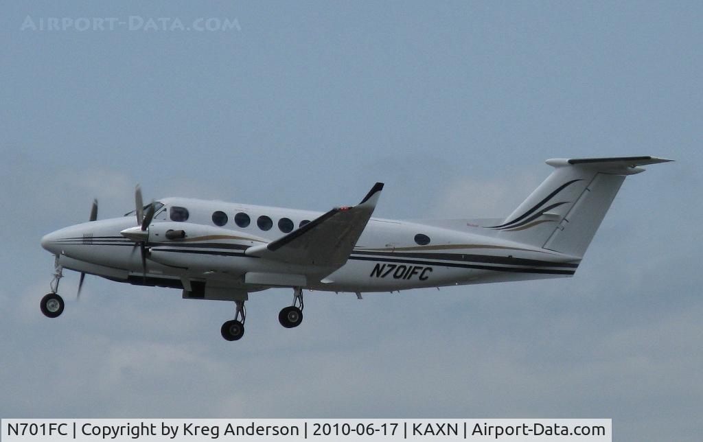 N701FC, 2000 Raytheon Aircraft Company B300 C/N FL-291, Departing to Rome, NY (KRME).