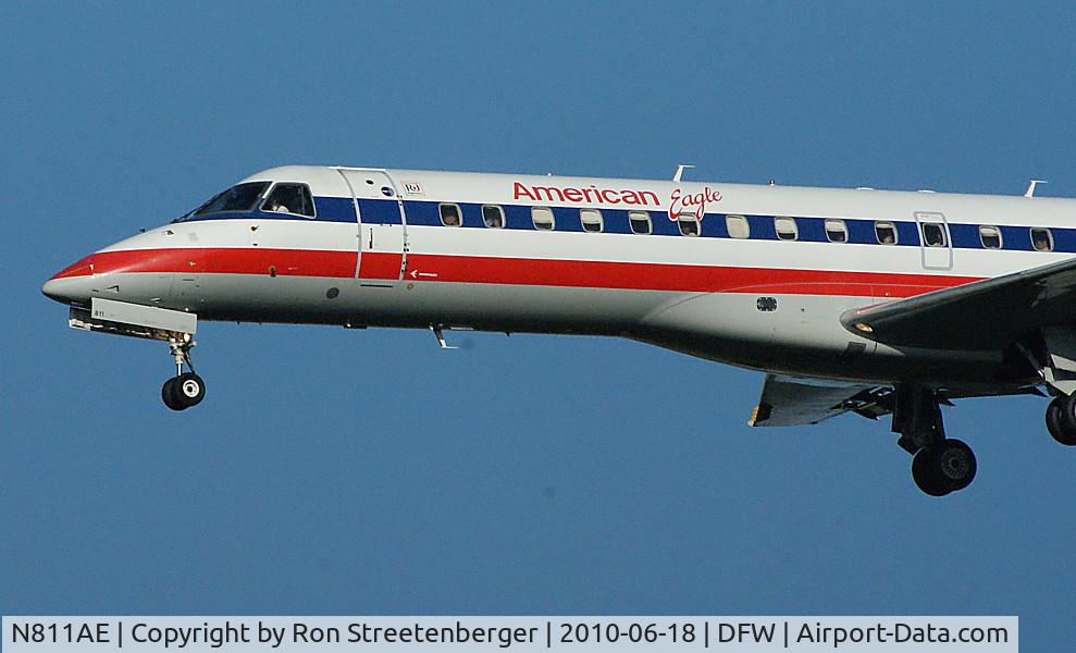 N811AE, 2001 Embraer ERJ-140LR (EMB-135KL) C/N 145529, Over the fence to 13R at DFW