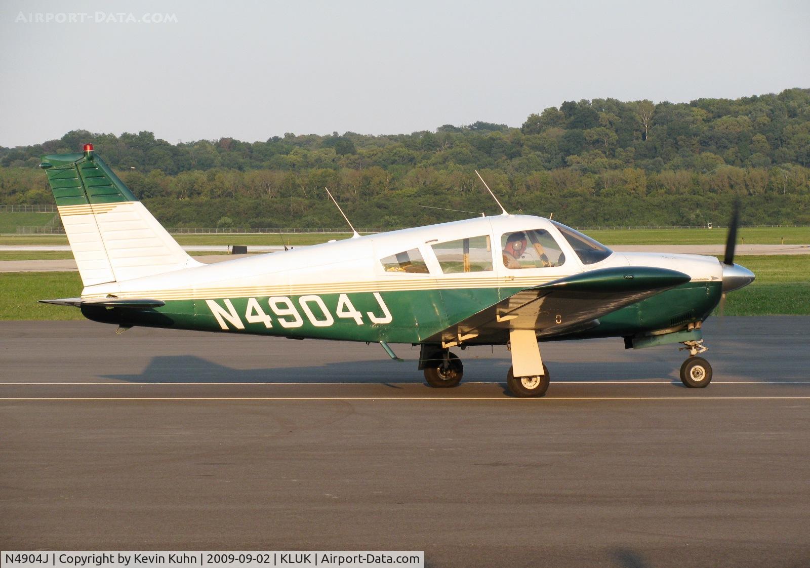 N4904J, 1968 Piper PA-28R-180 Cherokee Arrow C/N 28R-30622, Evening takeoff