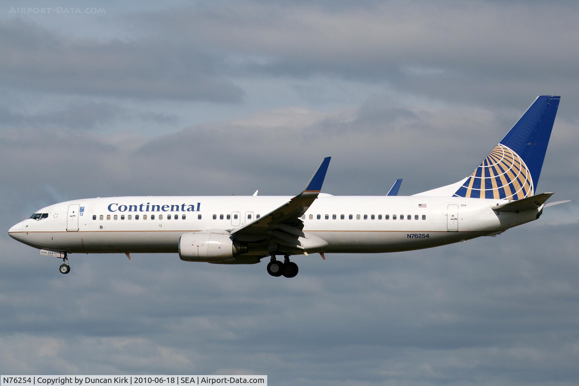N76254, 2000 Boeing 737-824 C/N 30779, Continental has a pretty decent presence at SeaTac