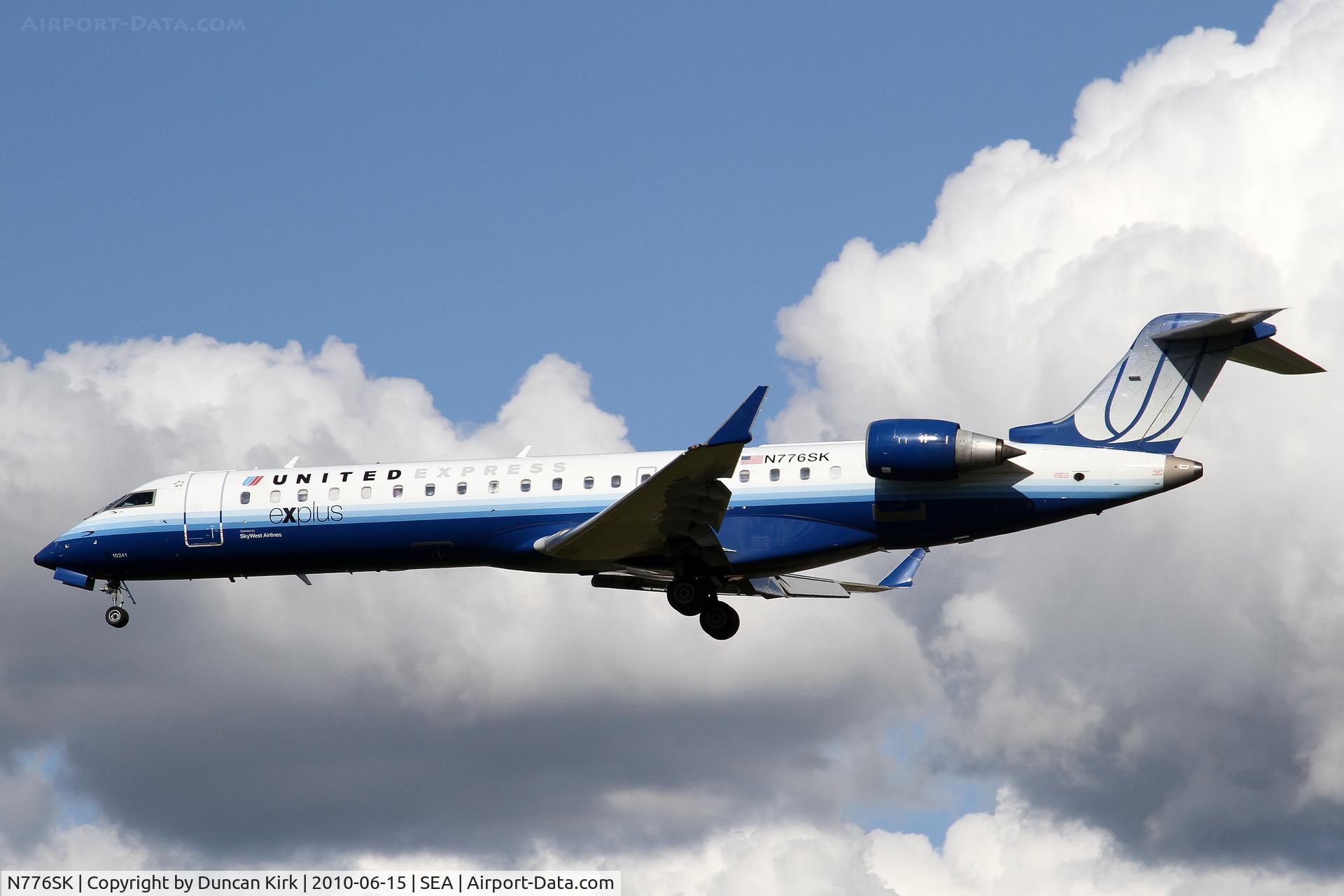 N776SK, 2006 Bombardier CRJ-700 (CL-600-2C10) Regional Jet C/N 10241, Looking sharp!