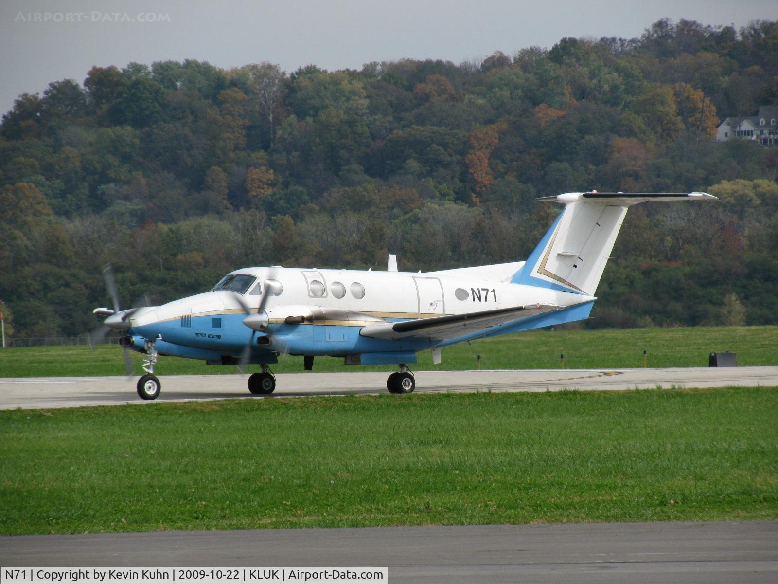 N71, 1988 Beech 300 C/N FF-6, an official visitor