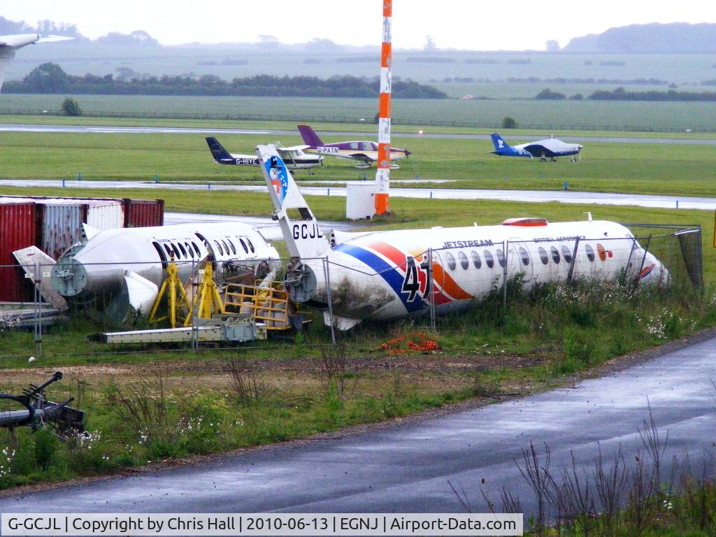 G-GCJL, 1991 British Aerospace Jetstream 41 C/N 41001, prototype Jetstream 41 alongside G-4-105 Jetstream 41