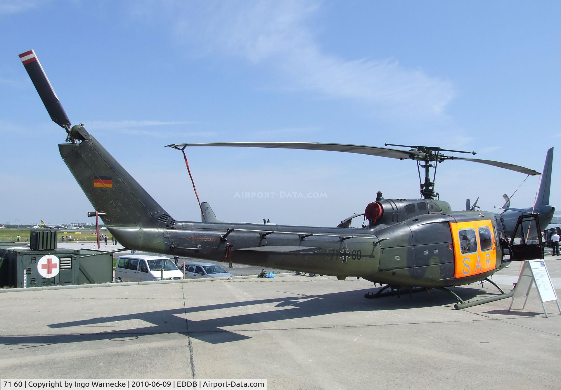 71 60, Bell (Dornier) UH-1D Iroquois (205) C/N 8220, Bell UH-1D at ILA 2010, Berlin