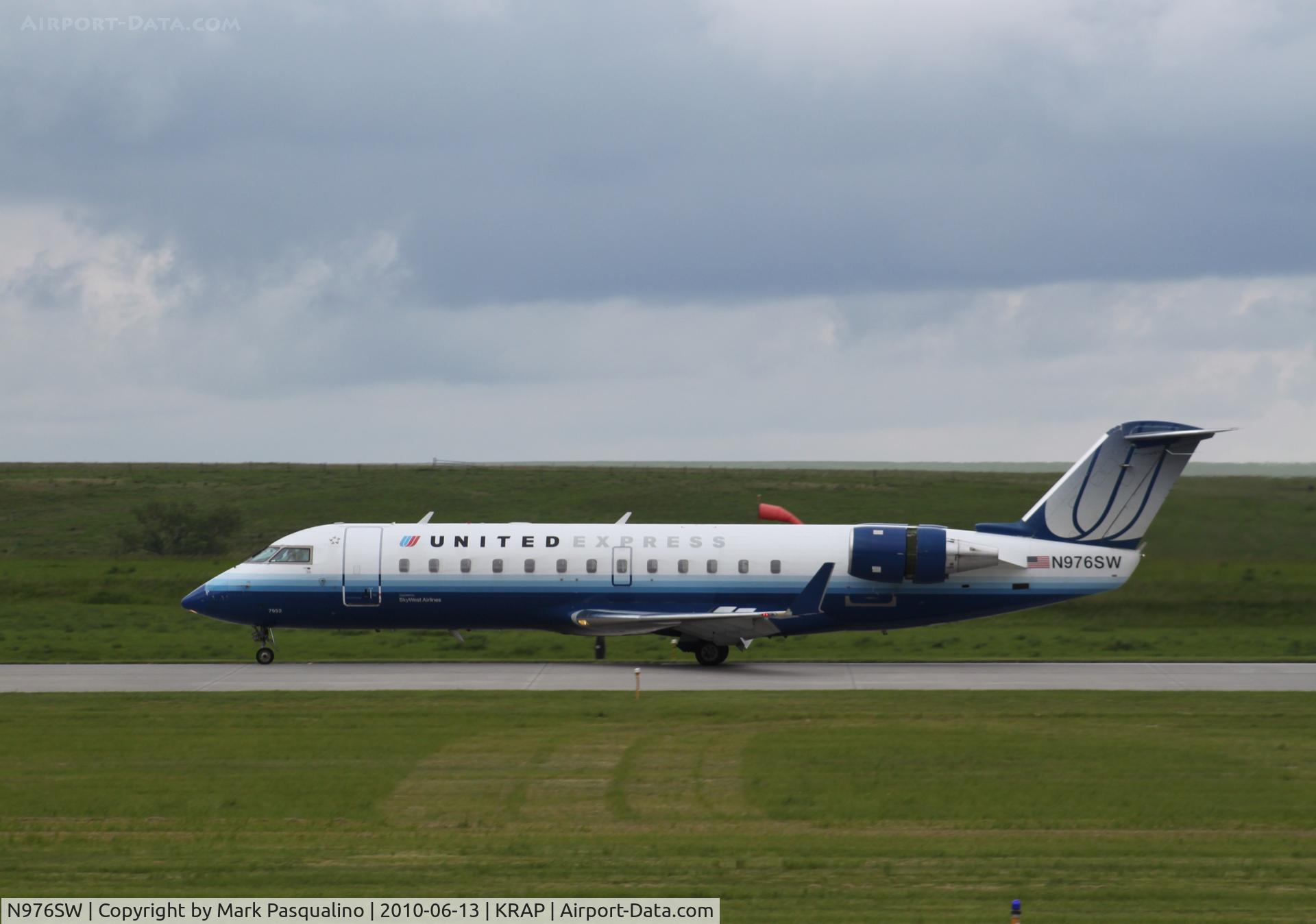 N976SW, 2004 Bombardier CRJ-100ER (CL-600-2B19) C/N 7952, CL-600-2B19