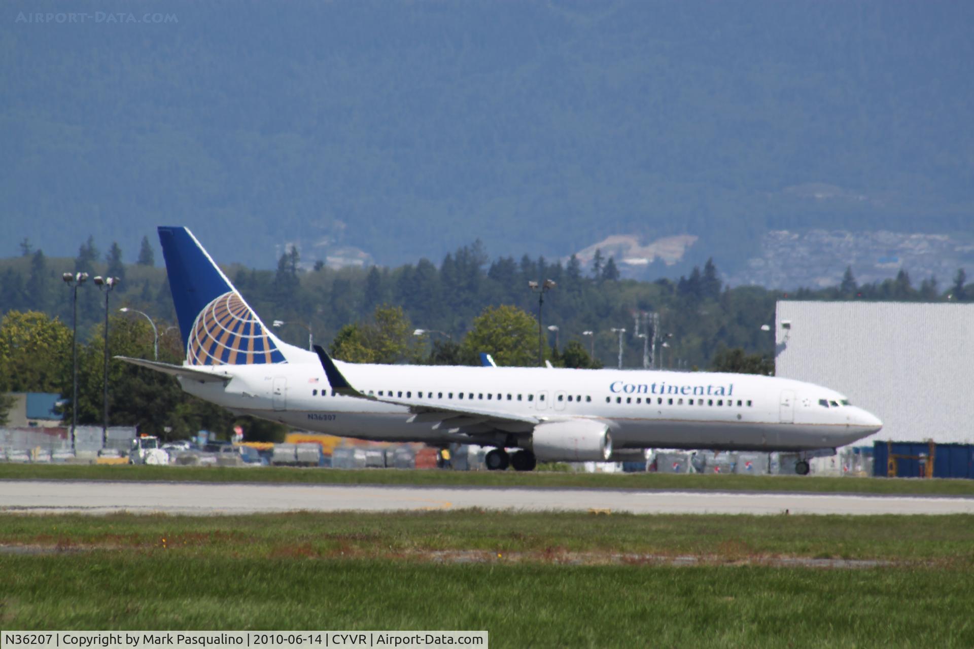 N36207, 2000 Boeing 737-824 C/N 30579, Boeing 737-800