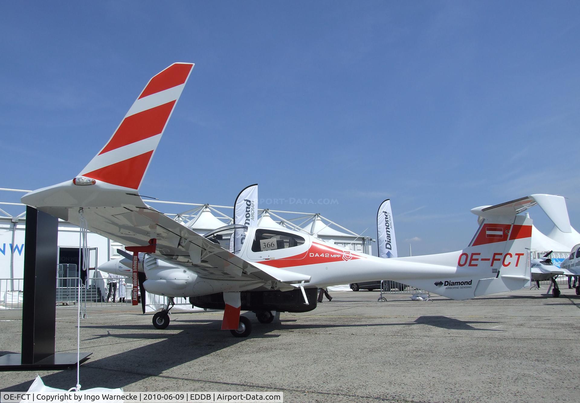 OE-FCT, Diamond DA-42MPP Twin Star C/N 42.286, Diamond DA-42MPP Twin Star at ILA 2010, Berlin