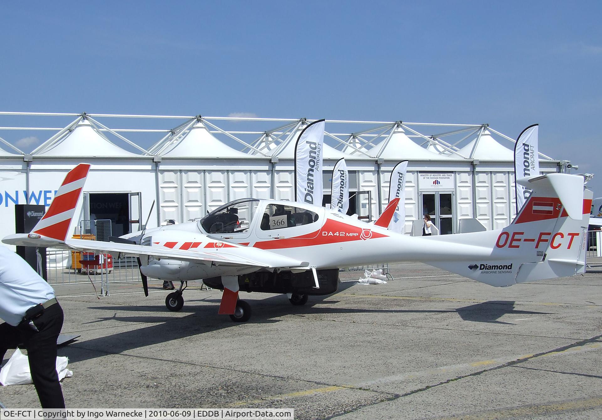 OE-FCT, Diamond DA-42MPP Twin Star C/N 42.286, Diamond DA-42MPP Twin Star at ILA 2010, Berlin