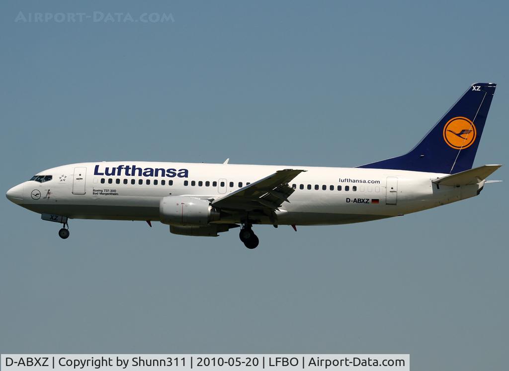 D-ABXZ, 1990 Boeing 737-330 C/N 24564, Landing rwy 32L