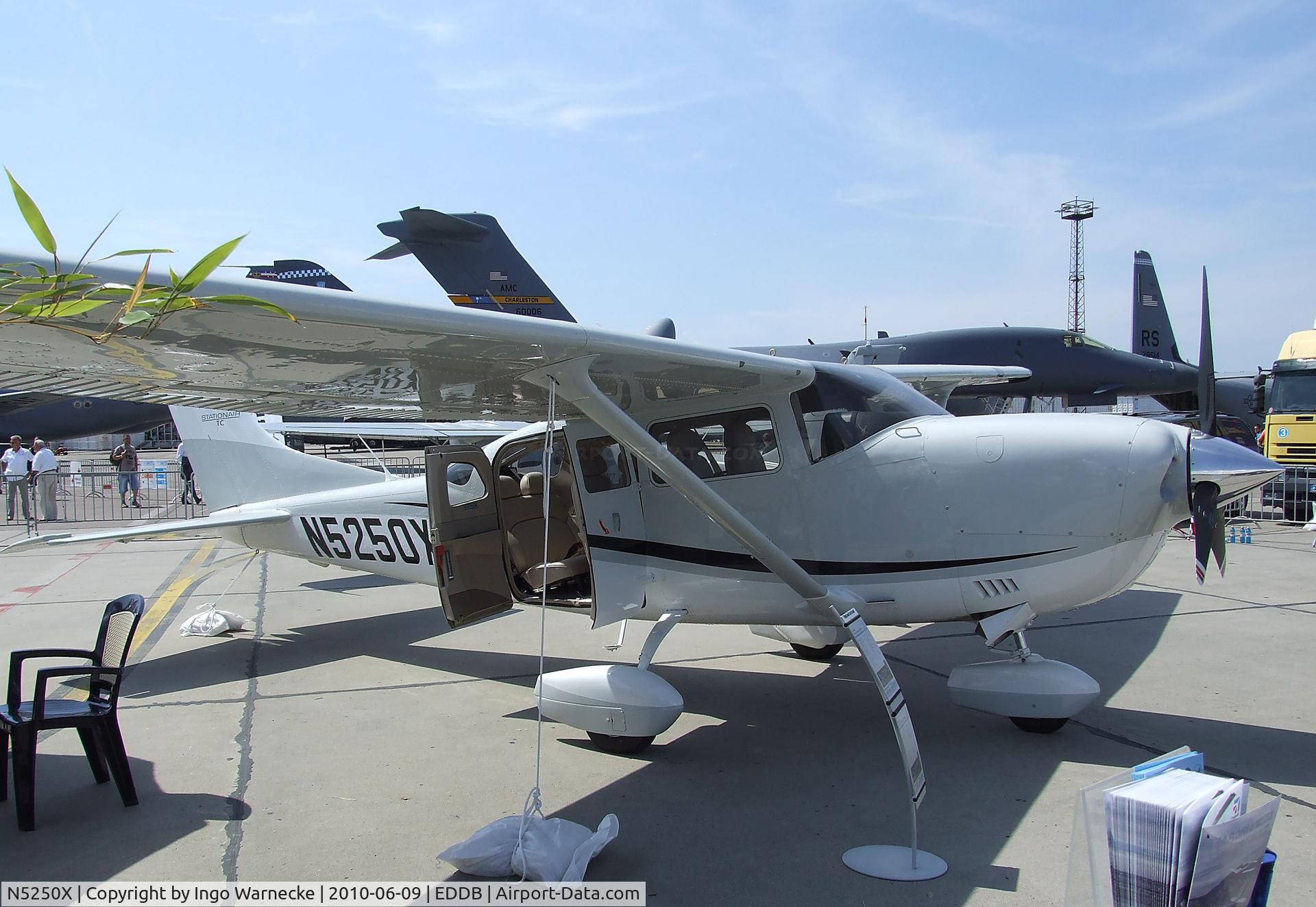 N5250X, Cessna T206H Turbo Stationair C/N T20608954, Cessna T206H Stationair TC at ILA 2010, Berlin