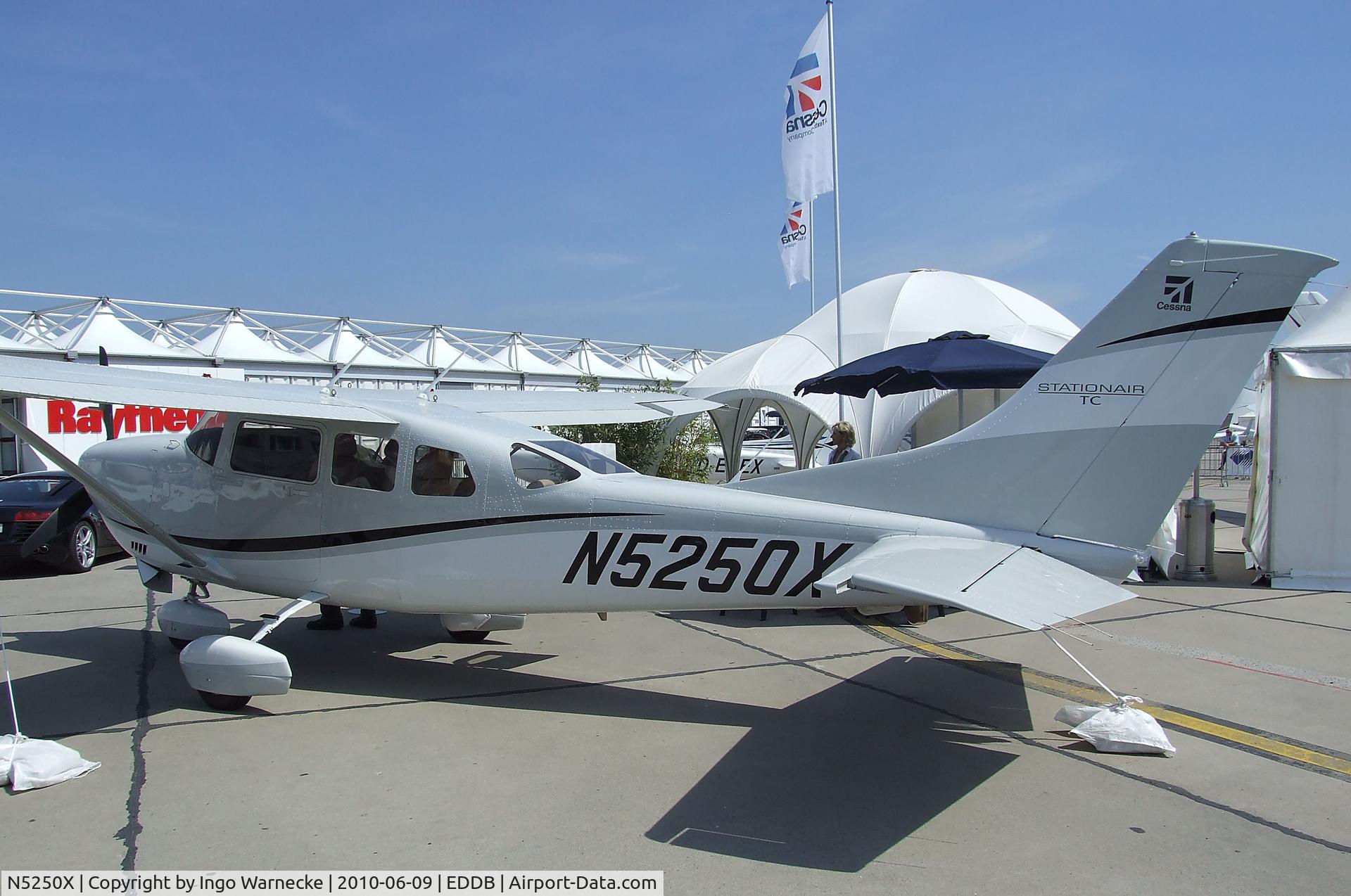 N5250X, Cessna T206H Turbo Stationair C/N T20608954, Cessna T206H Stationair TC at ILA 2010, Berlin