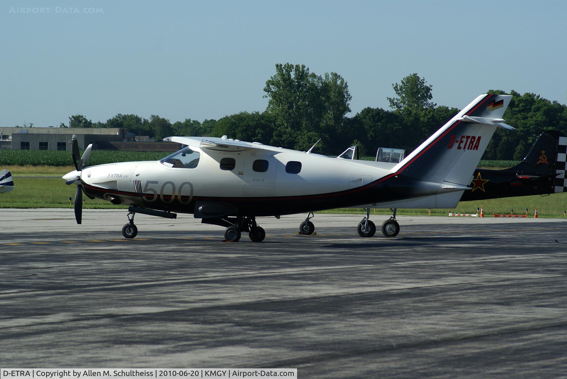 D-ETRA, Extra EA-500 C/N 002, I have no idea ....