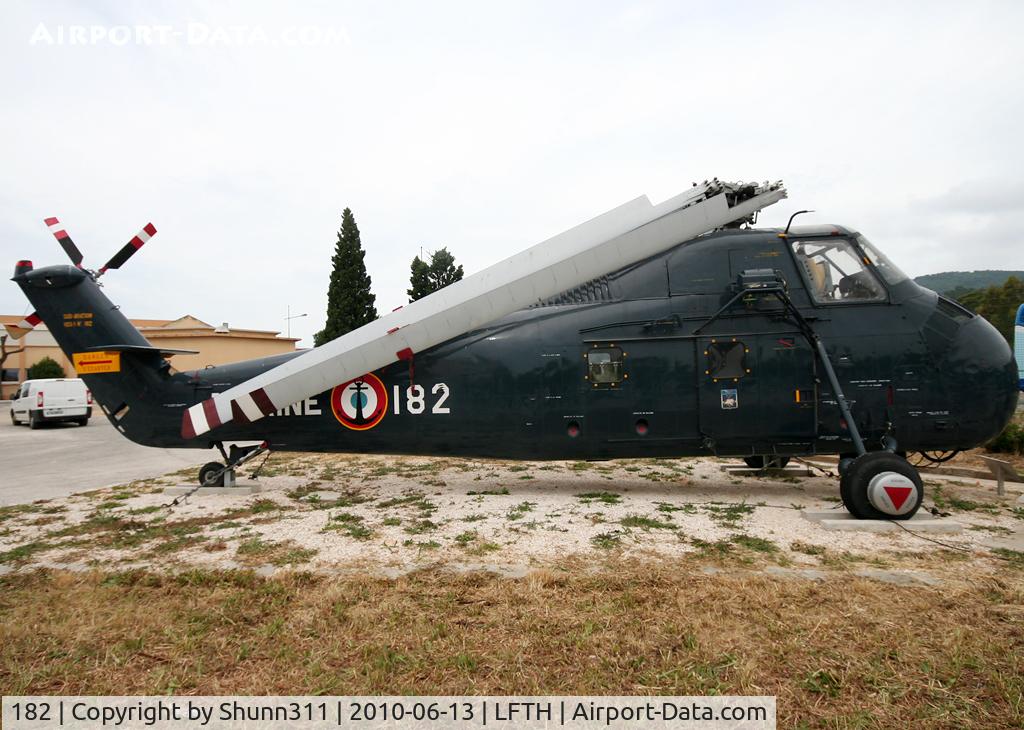 182, Sikorsky HSS-1 Seabat C/N SA182, Preserved HSS-1 on LFTH Navy Base...