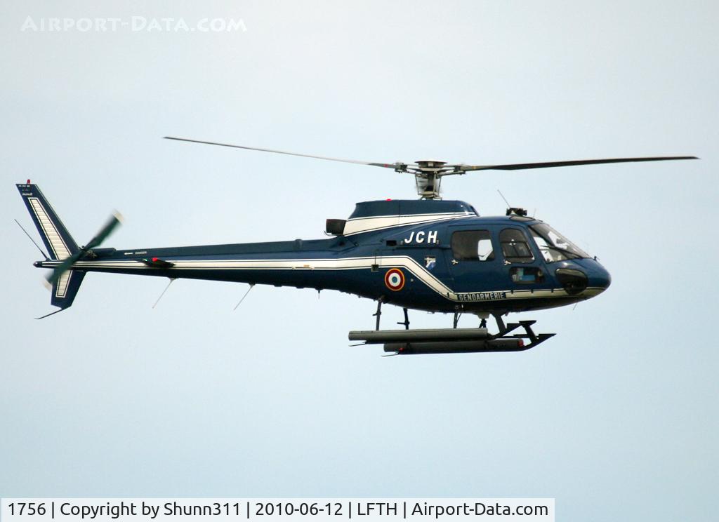 1756, Aérospatiale AS-350B Écureuil C/N 1756, Passing above the airport...