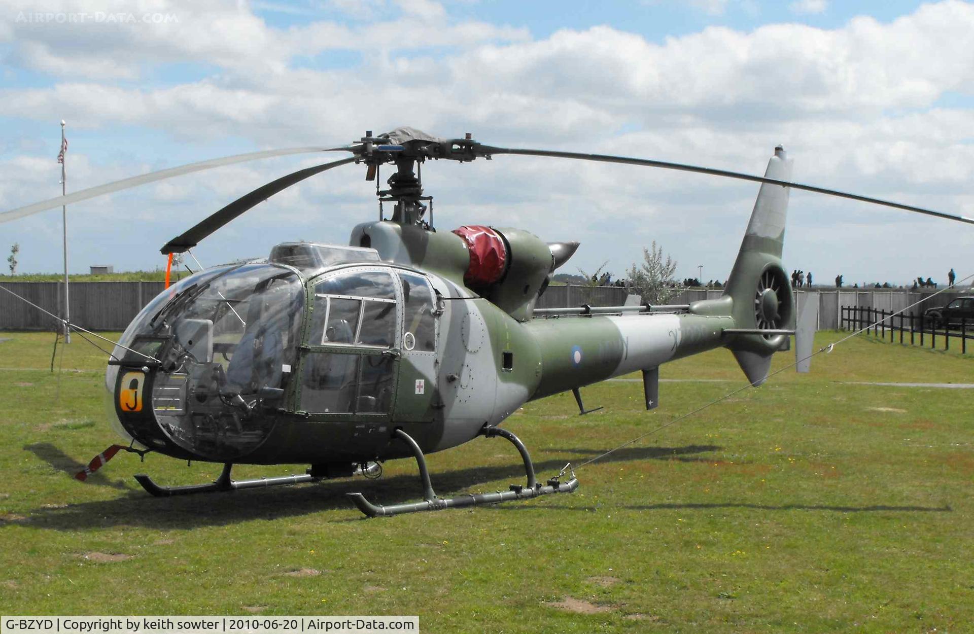 G-BZYD, 1977 Westland SA-341B Gazelle AH1 C/N 1648, Visiting for the Lotus Formula ! Event at Snetterton