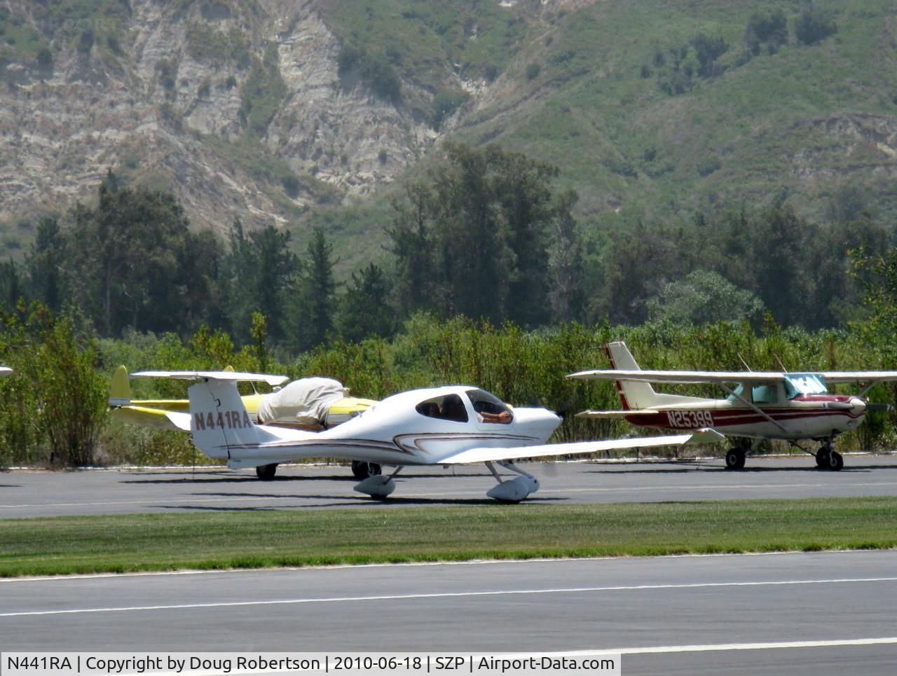 N441RA, 2008 Diamond DA-40XLS Diamond Star C/N 40.916, 2008 Diamond Aircraft Inds. DA-40-XLS DIAMOND STAR, Lycoming IO-360-M1A+ 180 Hp, Lasar ignition, taxi to tiedown