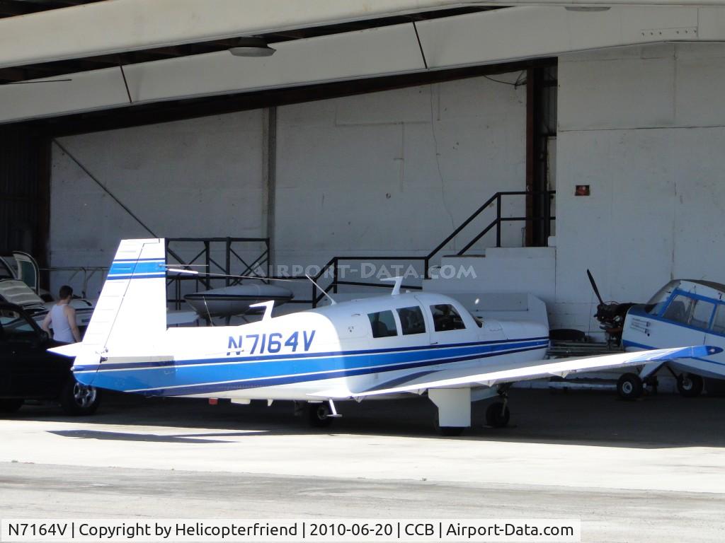 N7164V, 1974 Mooney M20F Executive C/N 22-0073, Parked at Foothill Sales and Service