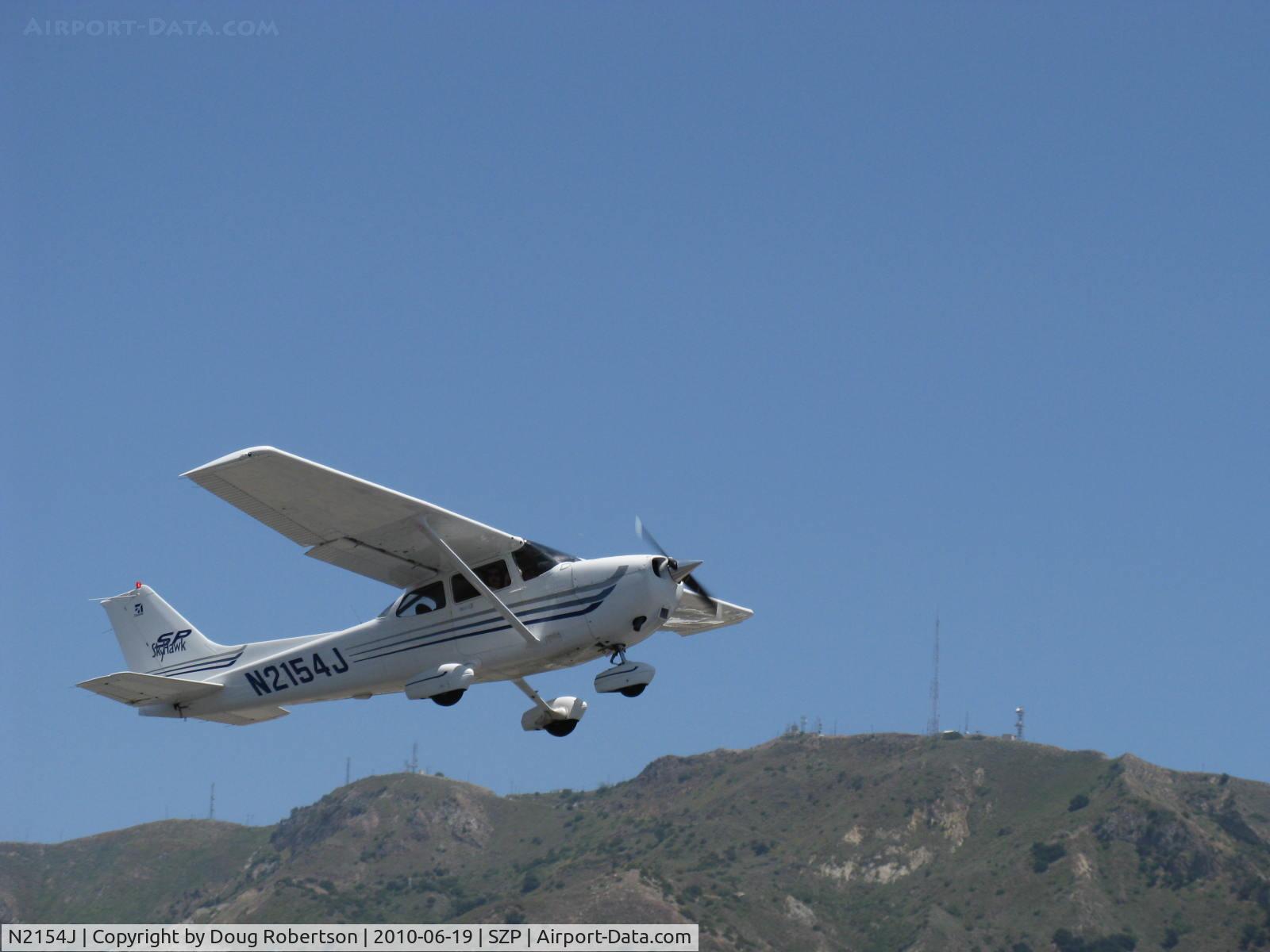 N2154J, 2003 Cessna 172S C/N 172S9451, 2003 Cessna 172S SKYHAWK SP, Lycoming IO-360-L2A, takeoff climb Rwy 22