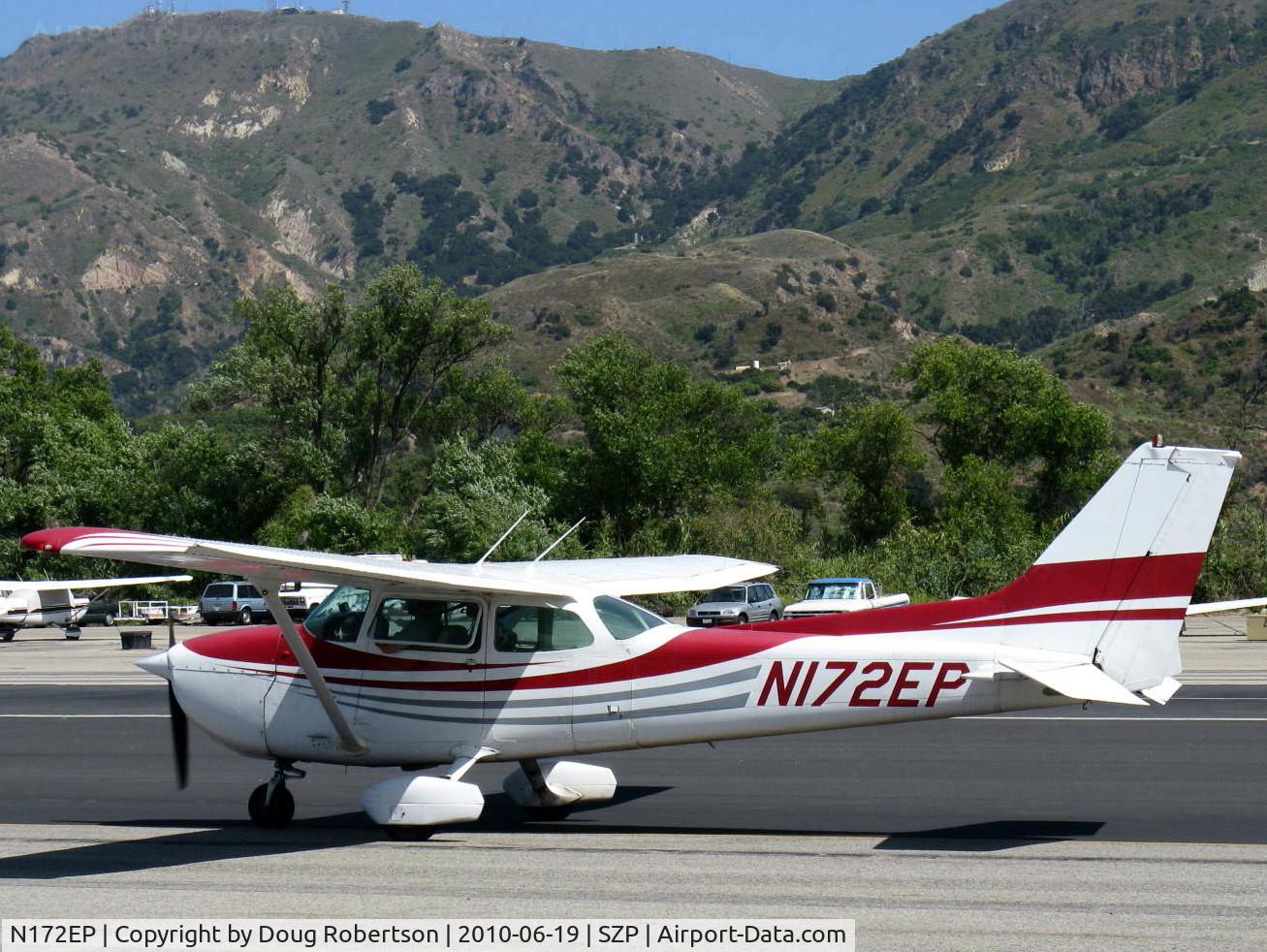 N172EP, 1976 Cessna 172N C/N 17267932, 1976 Cessna 172N, Lycoming O-320-H2AD 160 Hp, taxi