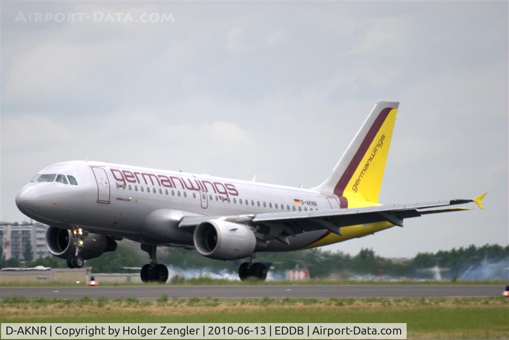 D-AKNR, 2000 Airbus A319-112 C/N 1209, Touch down on rwy 25R