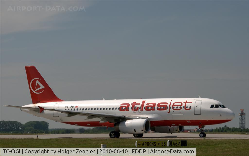 TC-OGI, 1997 Airbus A320-232 C/N 640, Taxiing to northern runway loaded with tourists for Turkey