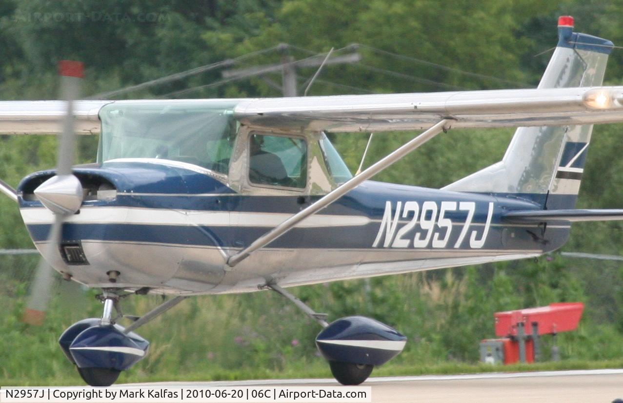 N2957J, 1966 Cessna 150G C/N 15065757, Cessna 150G, N2957J, departing RWY 11 06C (Schaumburg, IL).