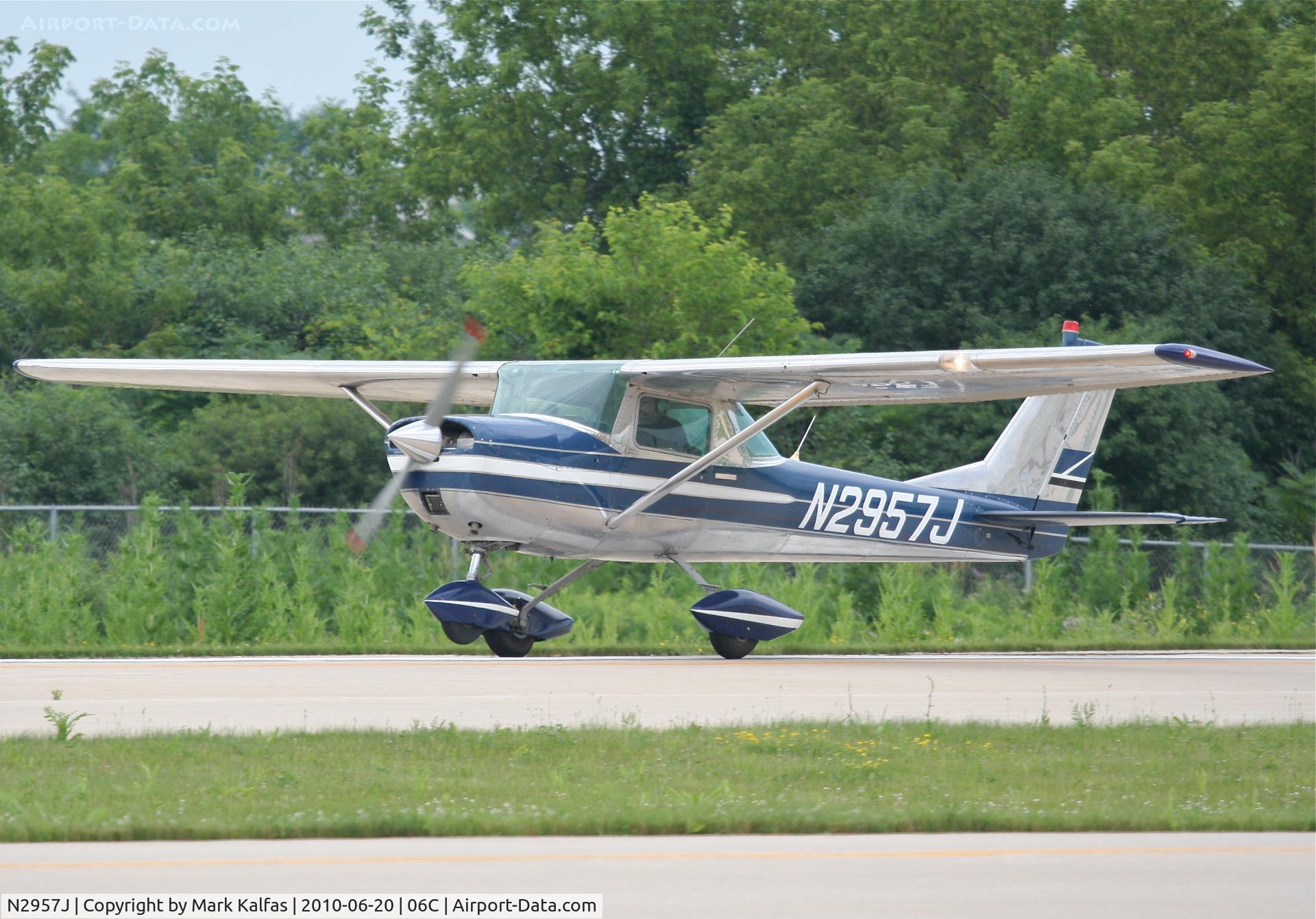 N2957J, 1966 Cessna 150G C/N 15065757, Cessna 150G, N2957J, departing RWY 11 06C (Schaumburg, IL).