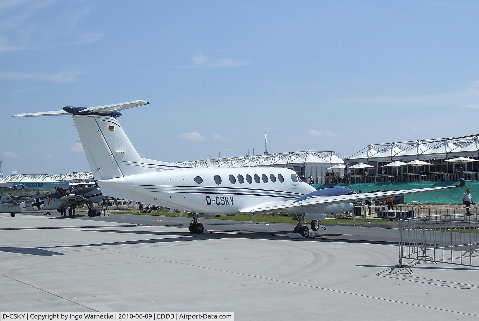D-CSKY, 1996 Beechcraft B300 Super King Air 350 C/N FL-130, Beechcraft King Air 350B at ILA 2010, Berlin