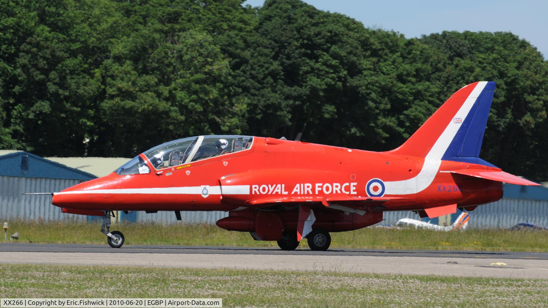 XX266, 1979 Hawker Siddeley Hawk T.1A C/N 102/312102, XX268 at The Cotswold Air Show June 2010