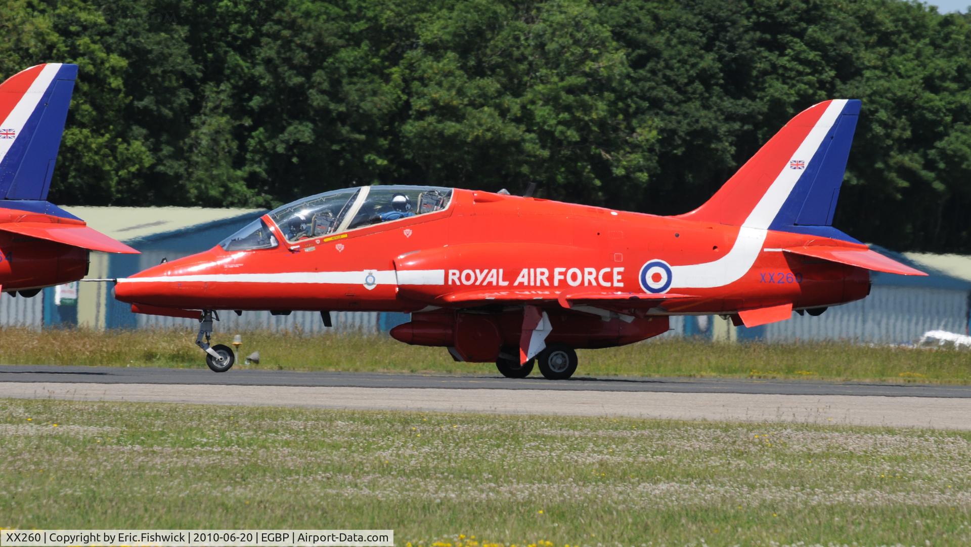 XX260, 1978 Hawker Siddeley Hawk T.1A C/N 096/312096, XX260 at The Cotswold Air Show June 2010