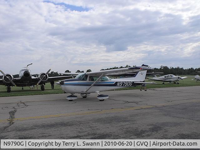 N9790G, 1979 Cessna 172N C/N 17273636, Taxing at Batavia.