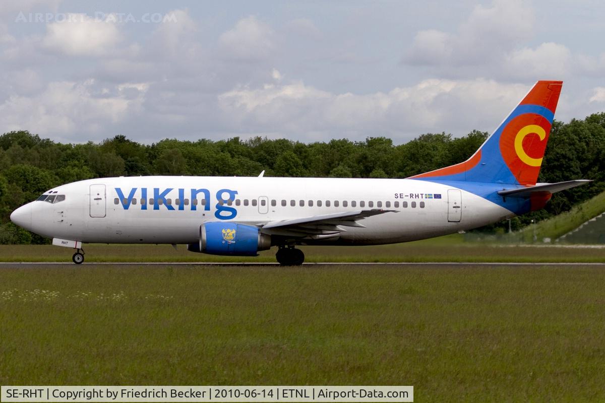 SE-RHT, 1991 Boeing 737-3Q8 C/N 24962, departing via RW28