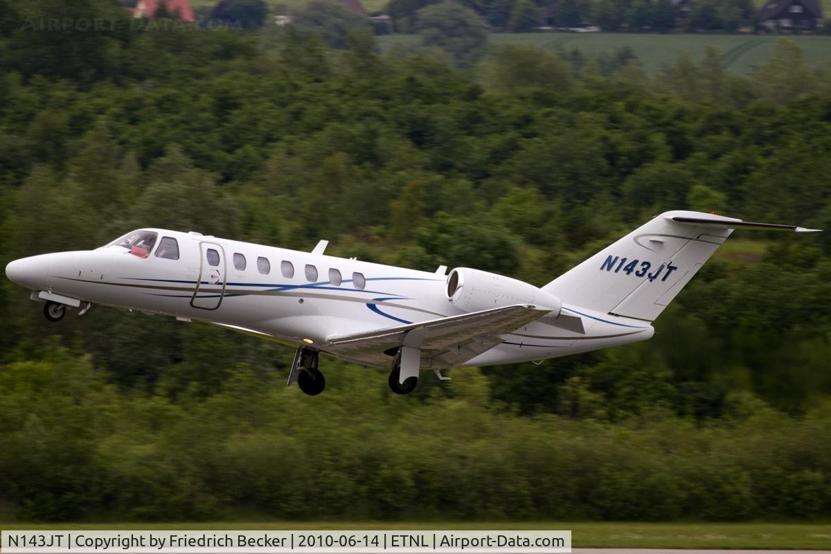 N143JT, 2007 Cessna 525B CitationJet CJ3 C/N 525B0181, departing via RW28
