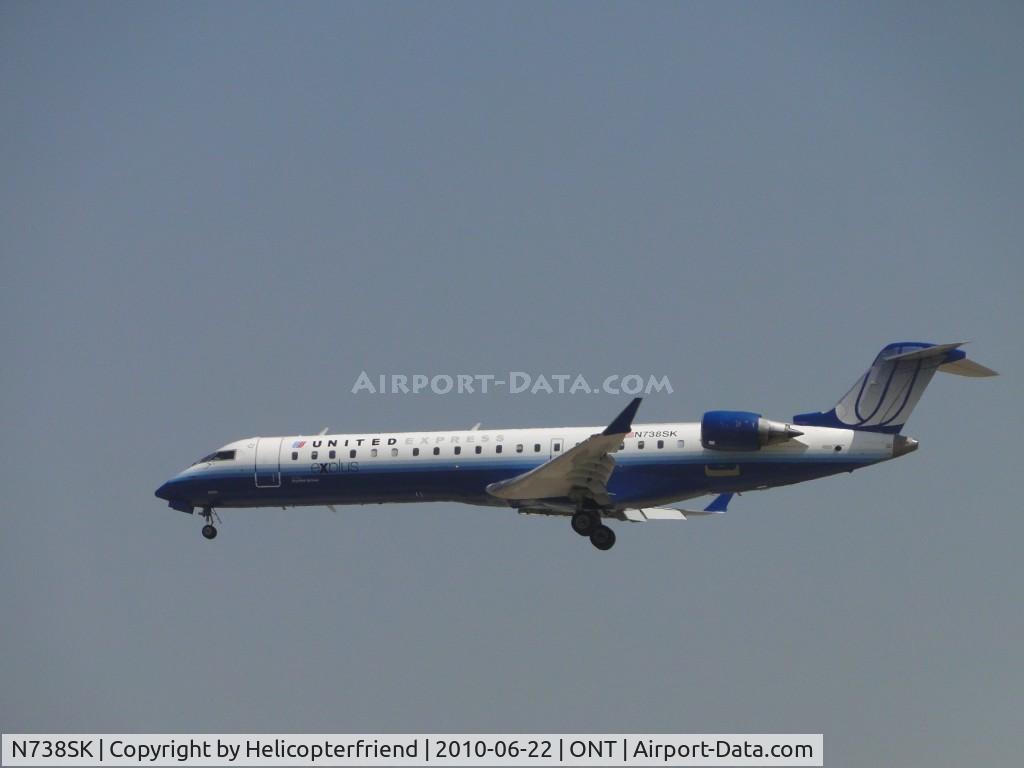 N738SK, 2005 Bombardier CRJ-700 (CL-600-2C10) Regional Jet C/N 10195, Sky Wests United Express On final to runway 26R