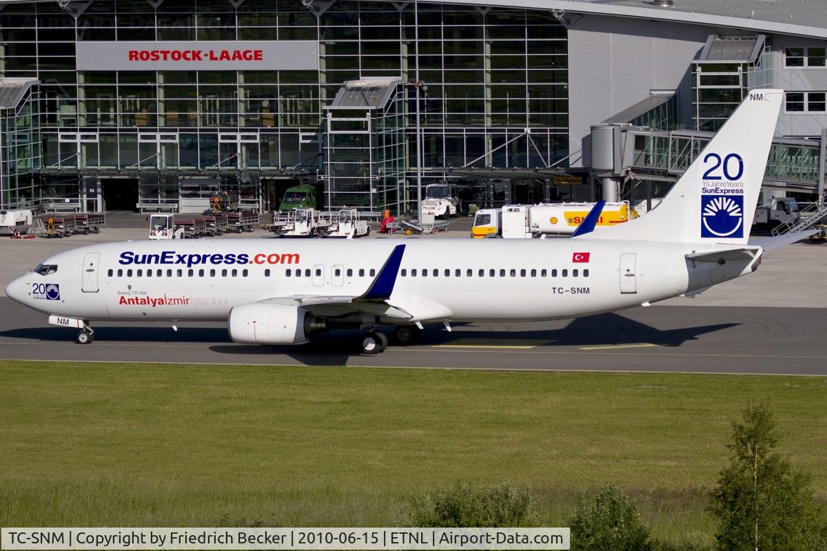 TC-SNM, 2005 Boeing 737-8BK C/N 33023, ready for departure