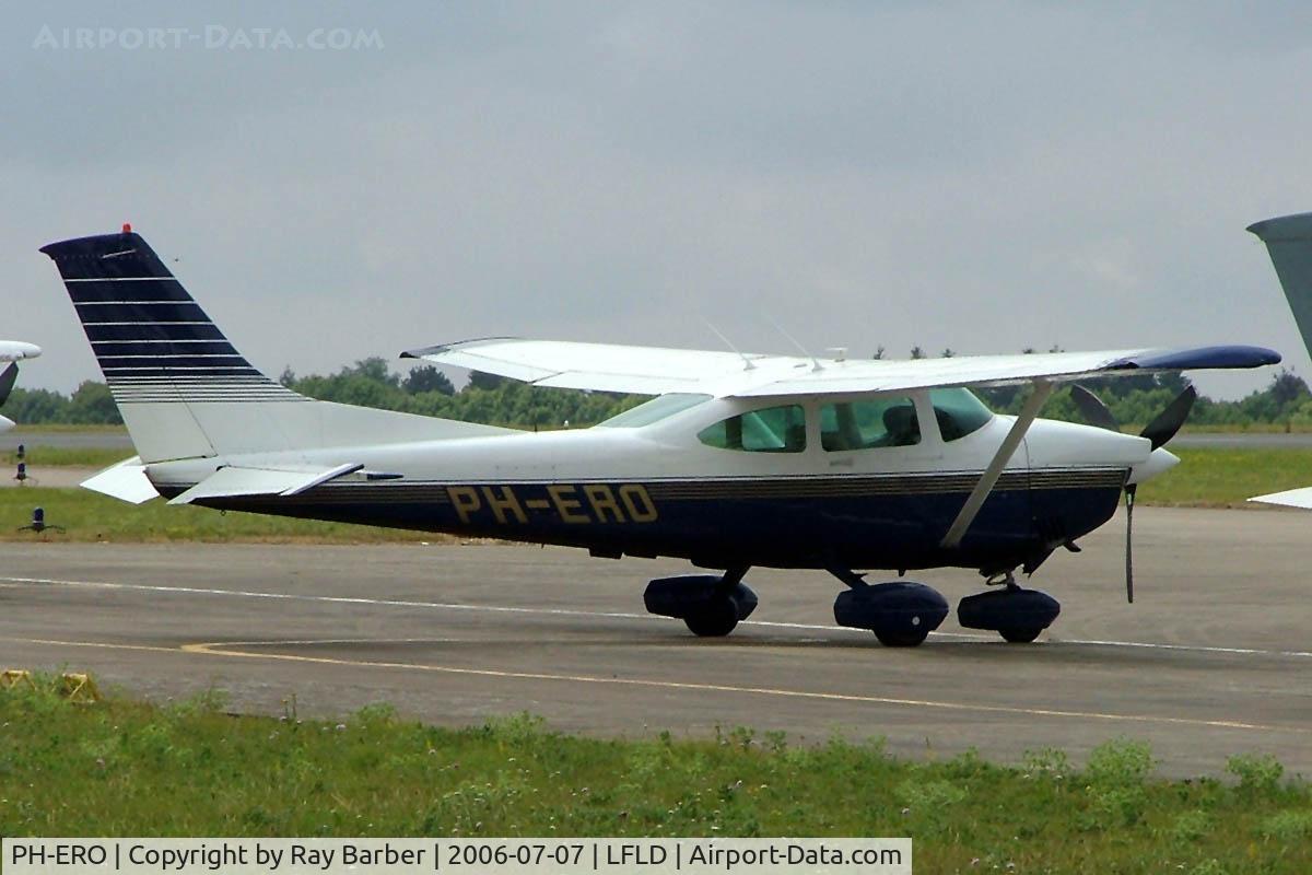 PH-ERO, Cessna 182R Skylane C/N 18267960, Seen here in better times before taking up its French registration and its state shown in that photo.