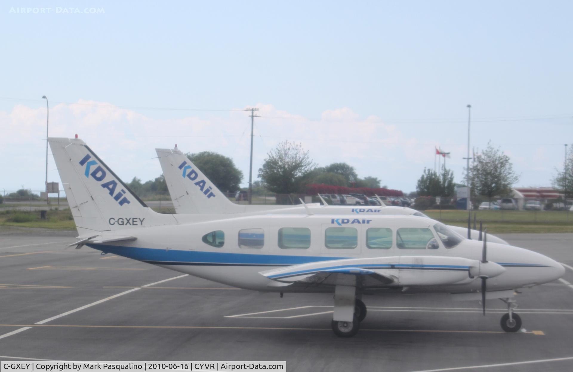 C-GXEY, 1973 Piper PA-31-350 Chieftain C/N 31-7305044, Piper PA-31-350